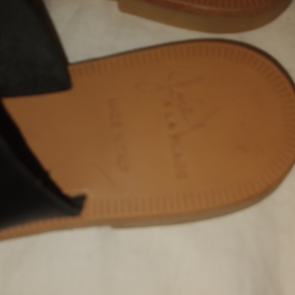 Joie Leather thong Sandals. Sz 37 1/2 - Picture 3 of 5